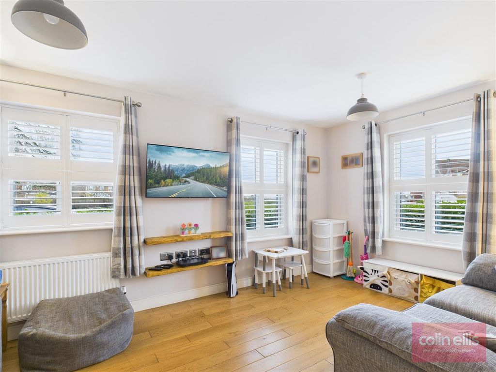 Property photo 3 of 22 Cam05075G0-Pr0239-Still014.Jpg