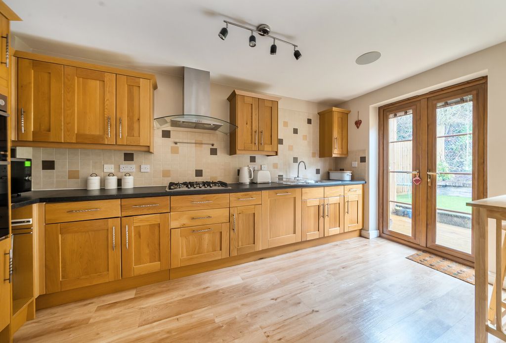 Property photo 3 of 24 Kitchen