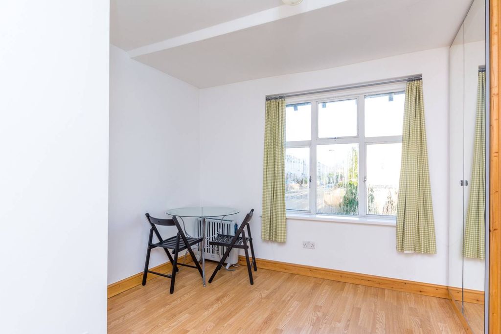 Property photo 1 of 4