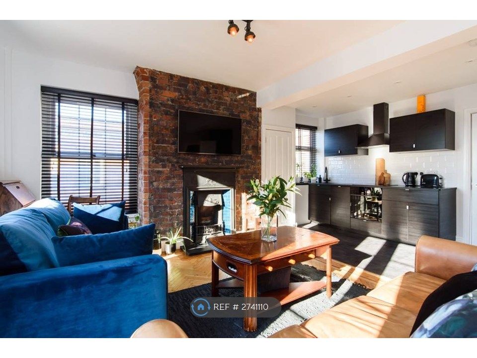 Property photo 2 of 23