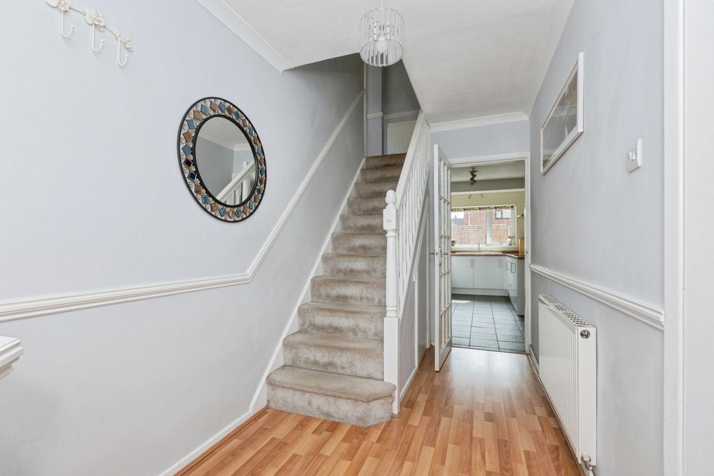 Property photo 2 of 15 Entrance Hall