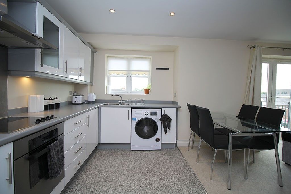 Property photo 3 of 16 Kitchen