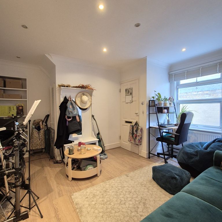 Property photo 2 of 8