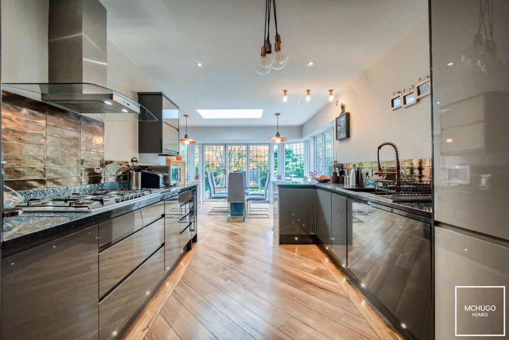 Property photo 2 of 21 Xt5A5587-Hdr(3)