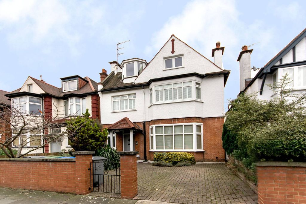Property photo 1 of 6