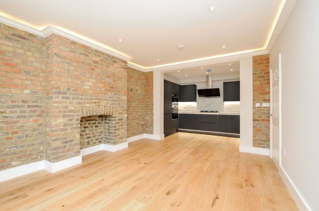 Property photo 1 of 3