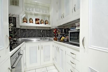 Property photo 3 of 9 Kitchen