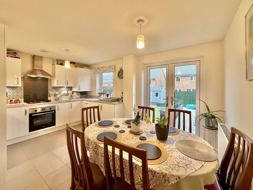 Property photo 3 of 16 Kitchen Dining