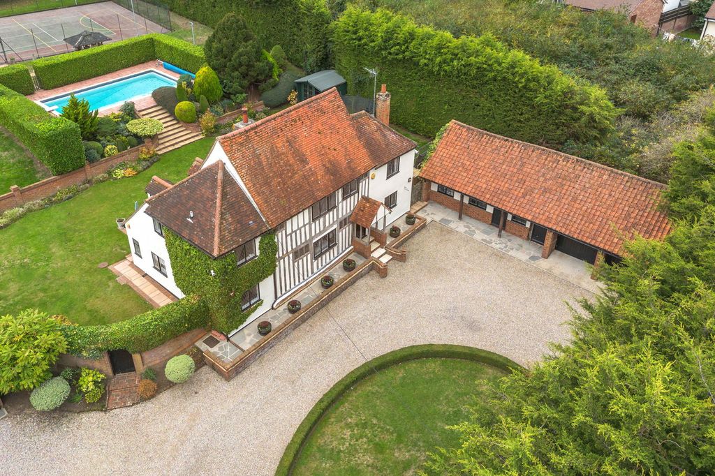 Property photo 1 of 74