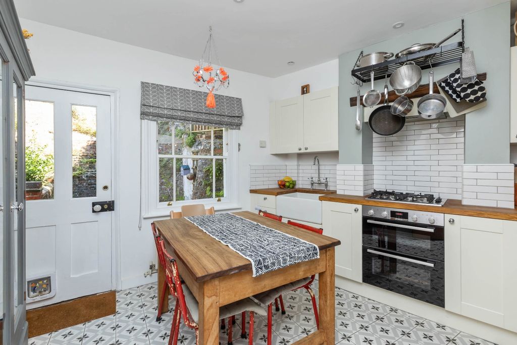 Property photo 3 of 14 2926096