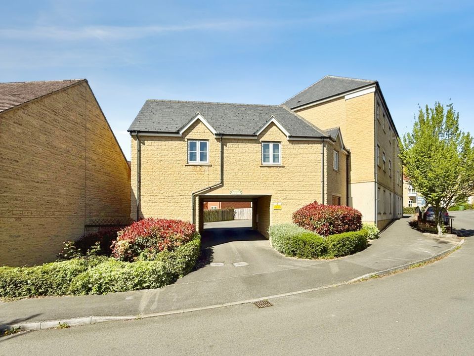 Property photo 1 of 7 71606995Img4803