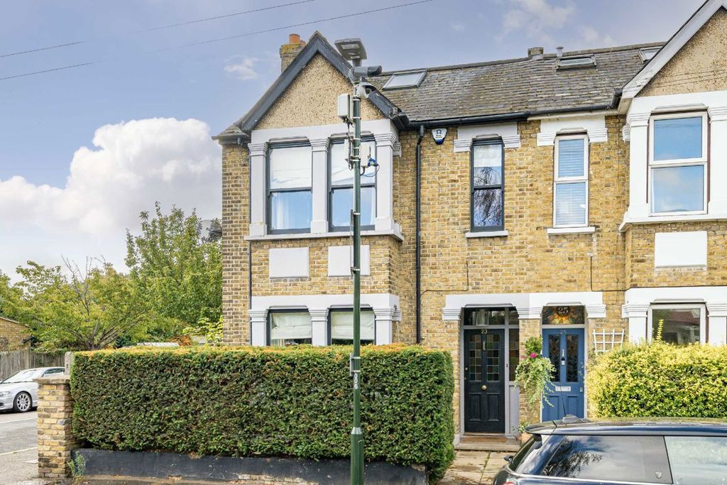 Property photo 1 of 11