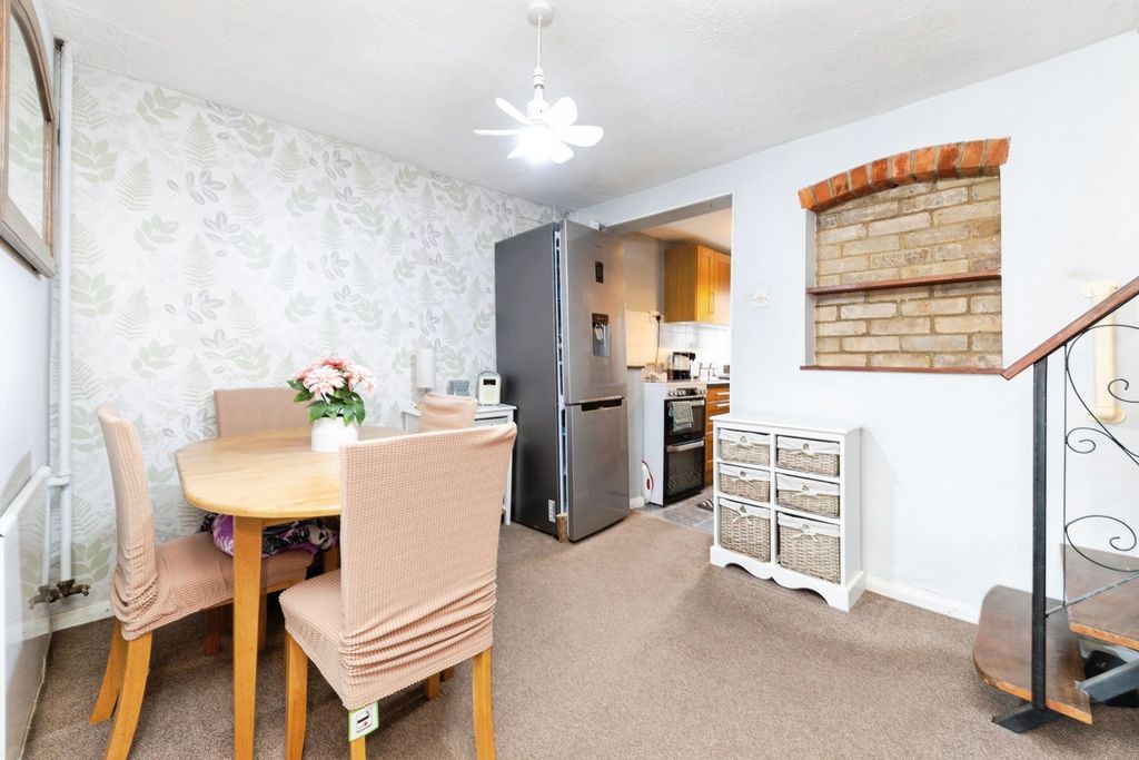 Property photo 3 of 18 Pbox-Img.Jpg