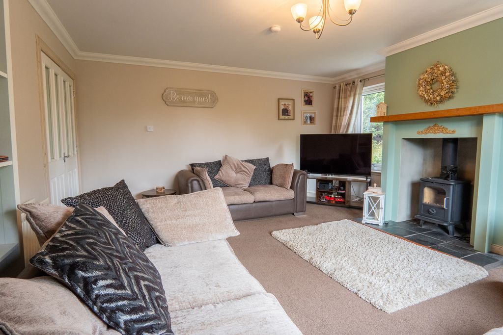 Property photo 3 of 41