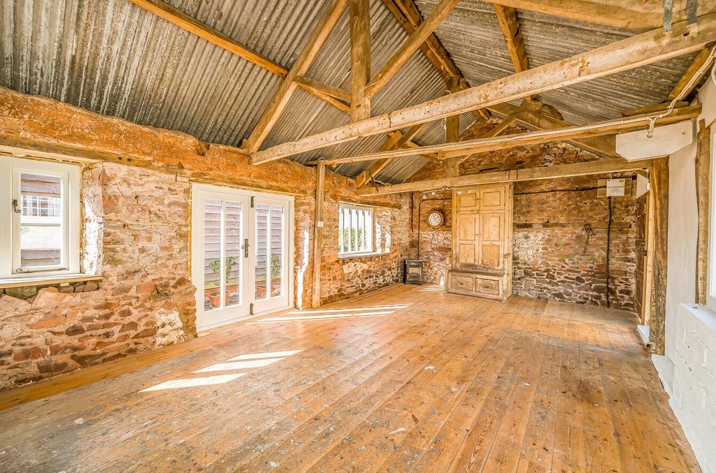 Property photo 3 of 19 Victorian School Rm