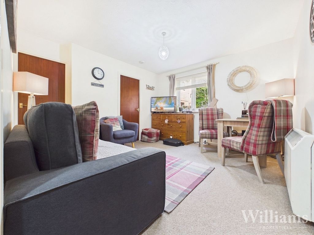 Property photo 2 of 8