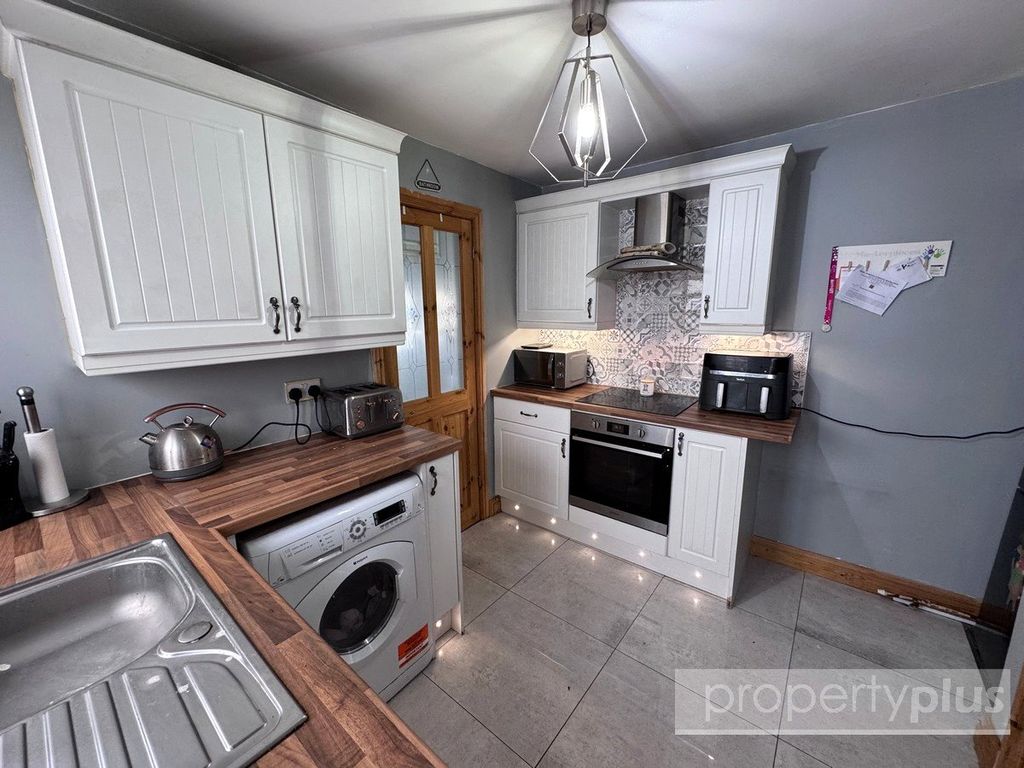 Property photo 2 of 12 Picture No. 09
