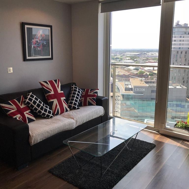 Property photo 1 of 11 2002 Pink 3.Jpg