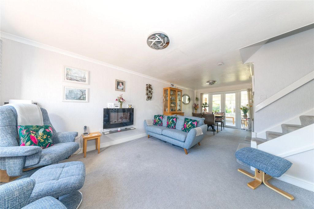 Property photo 3 of 18 Lounge Diner