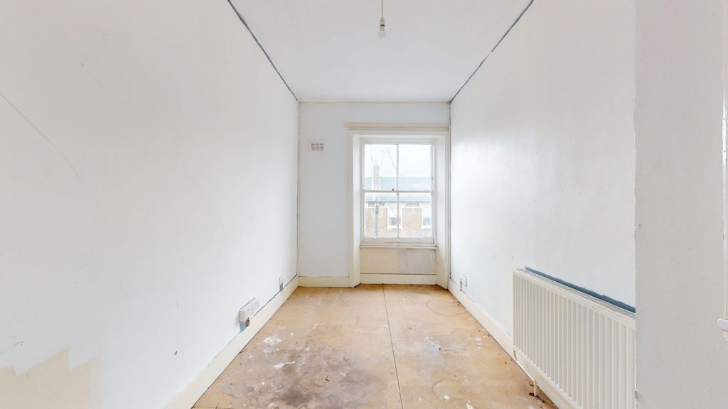 Property photo 2 of 11 Flat C, 32 Albion Road, Stoke Newington, London, N16 9Ph