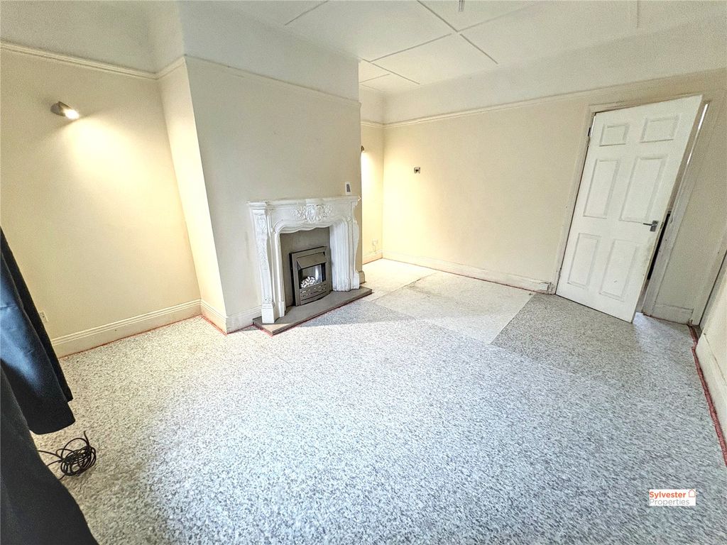 Property photo 2 of 15 Picture No. 12