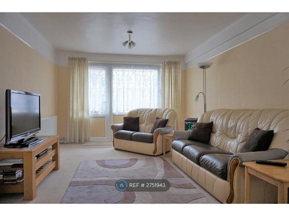 Property photo 3 of 11