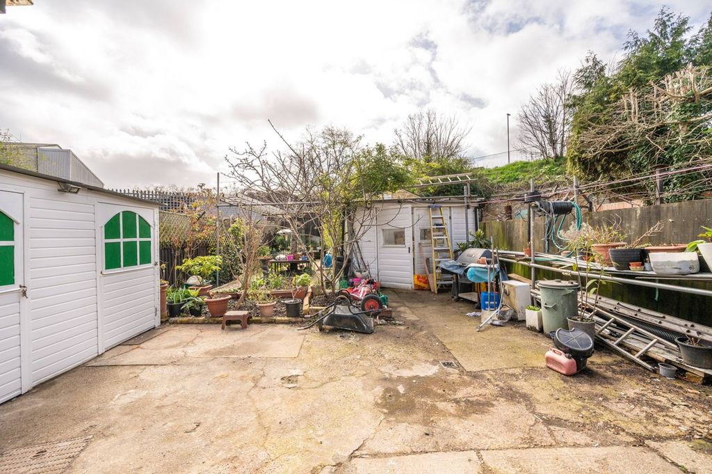 Property photo 3 of 3