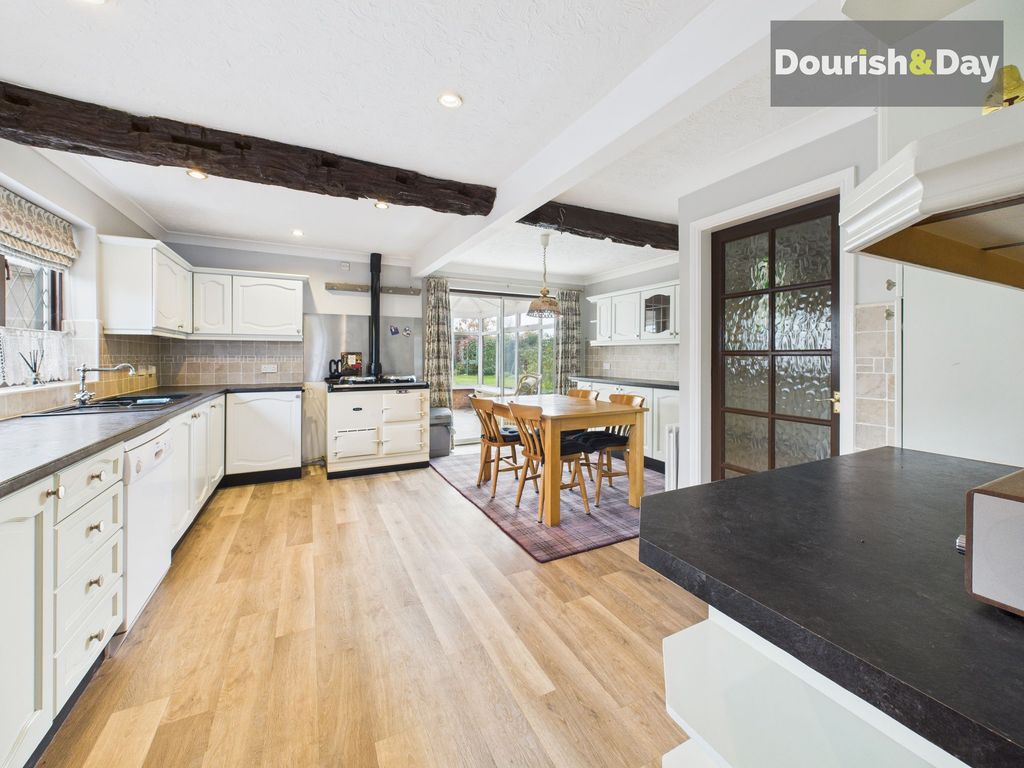 Property photo 2 of 28