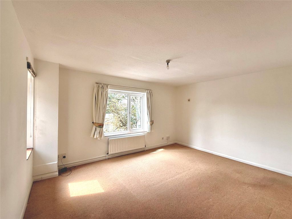 Property photo 3 of 7 Picture No. 30