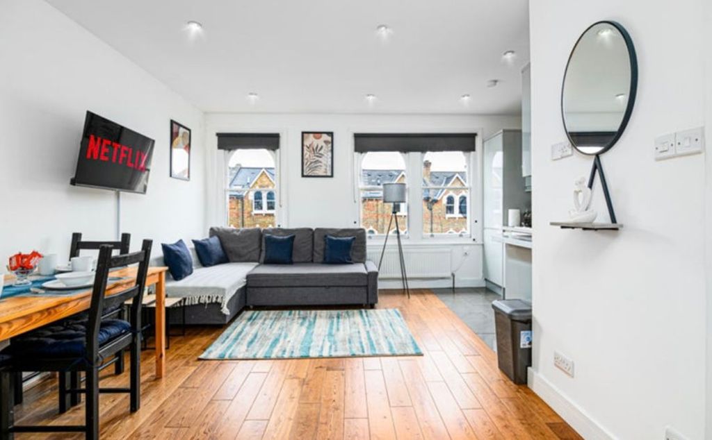 Property photo 1 of 11