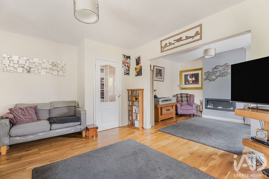 Property photo 3 of 26