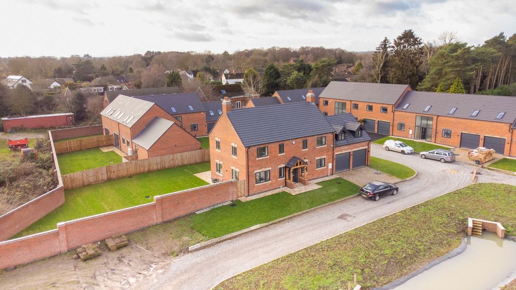 Property photo 2 of 51 3845025