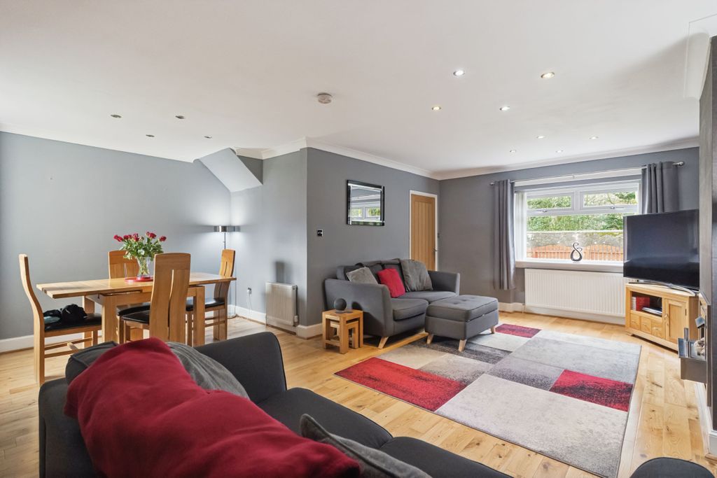 Property photo 3 of 25