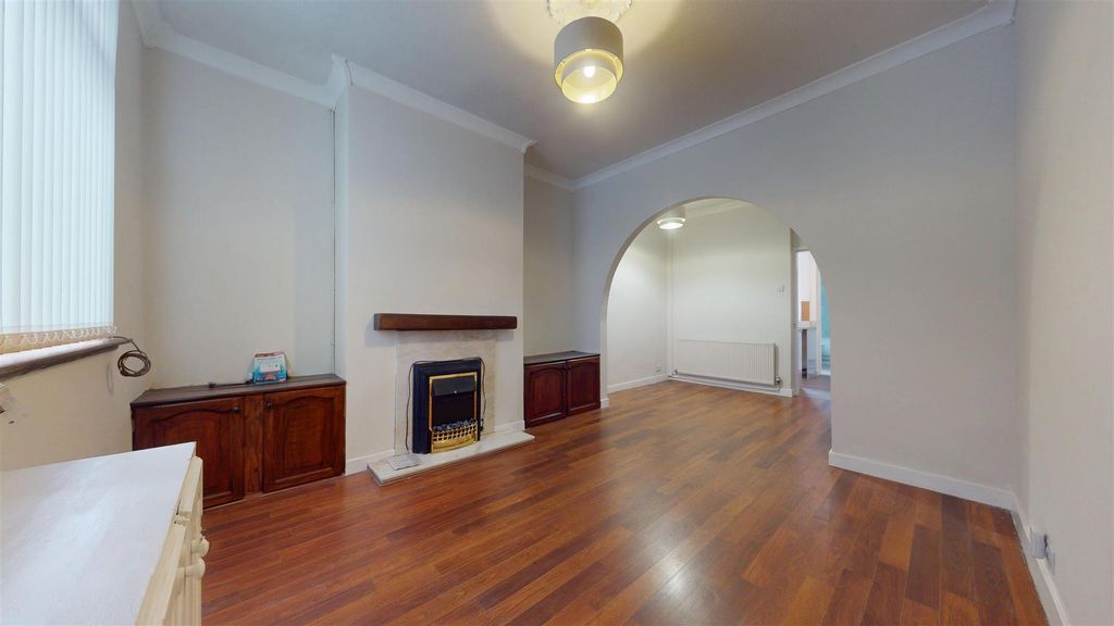 Property photo 2 of 27 Windleshaw Road Reception Room