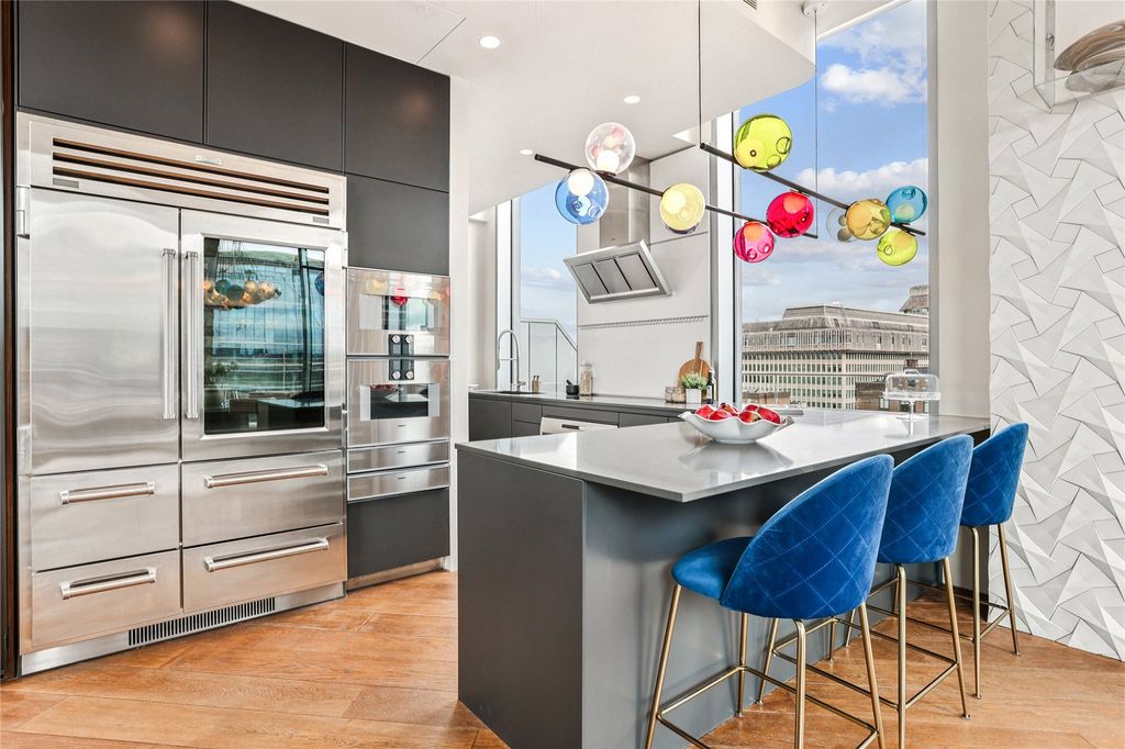 Property photo 2 of 14 Kitchen