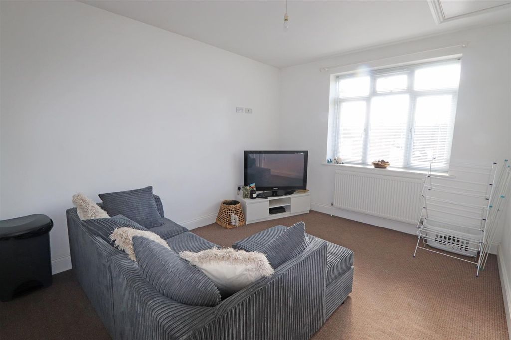 Property photo 3 of 9 Lounge_1.Jpg