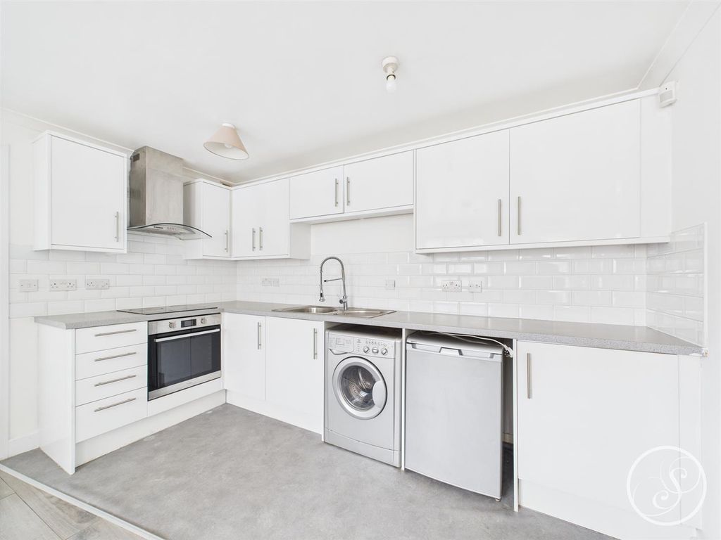 Property photo 2 of 12 Kitchen/Living Space