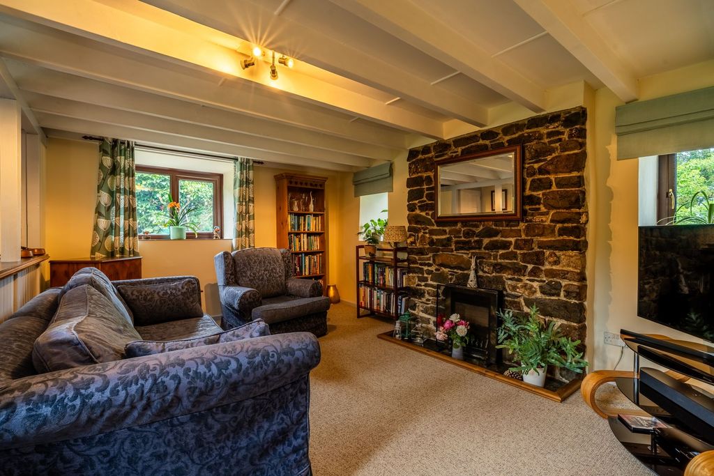 Property photo 3 of 35