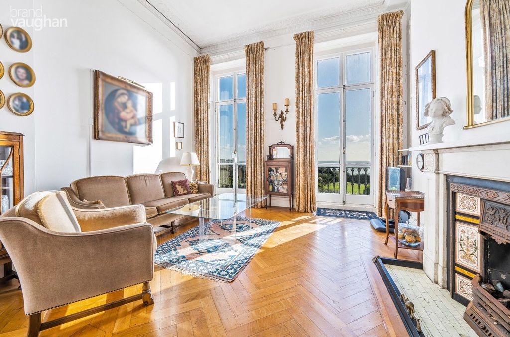 Property photo 2 of 18 Picture 2