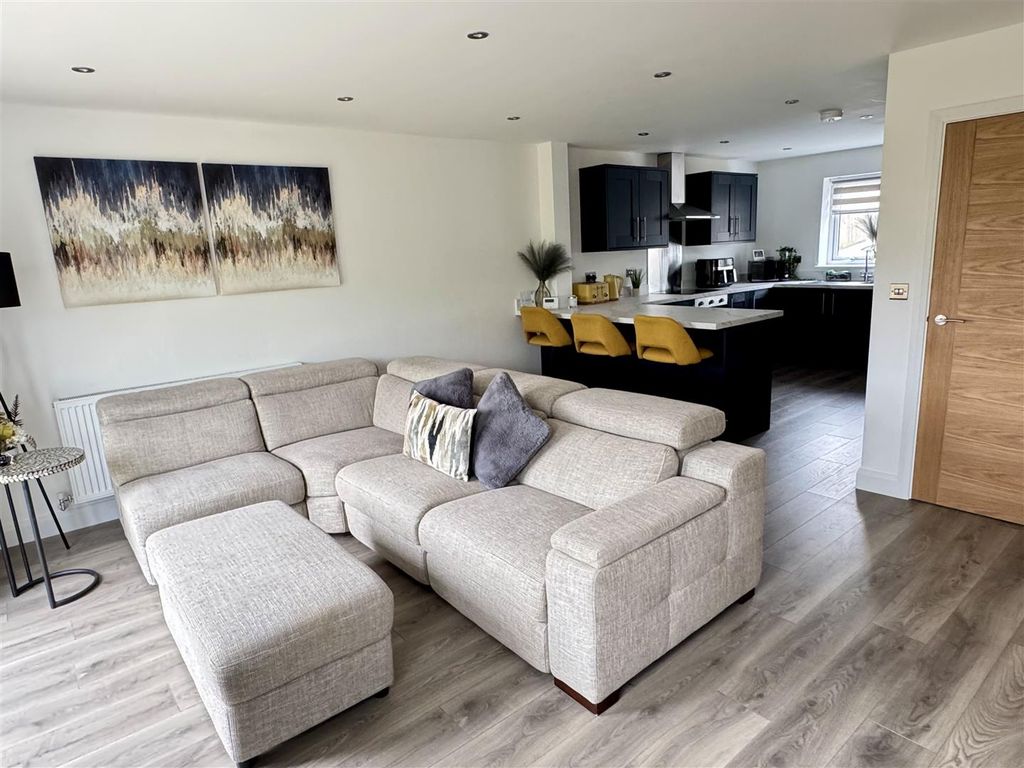 Property photo 3 of 26 Kitchen/Lounge/Diner: