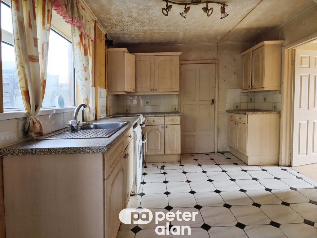 Property photo 2 of 22