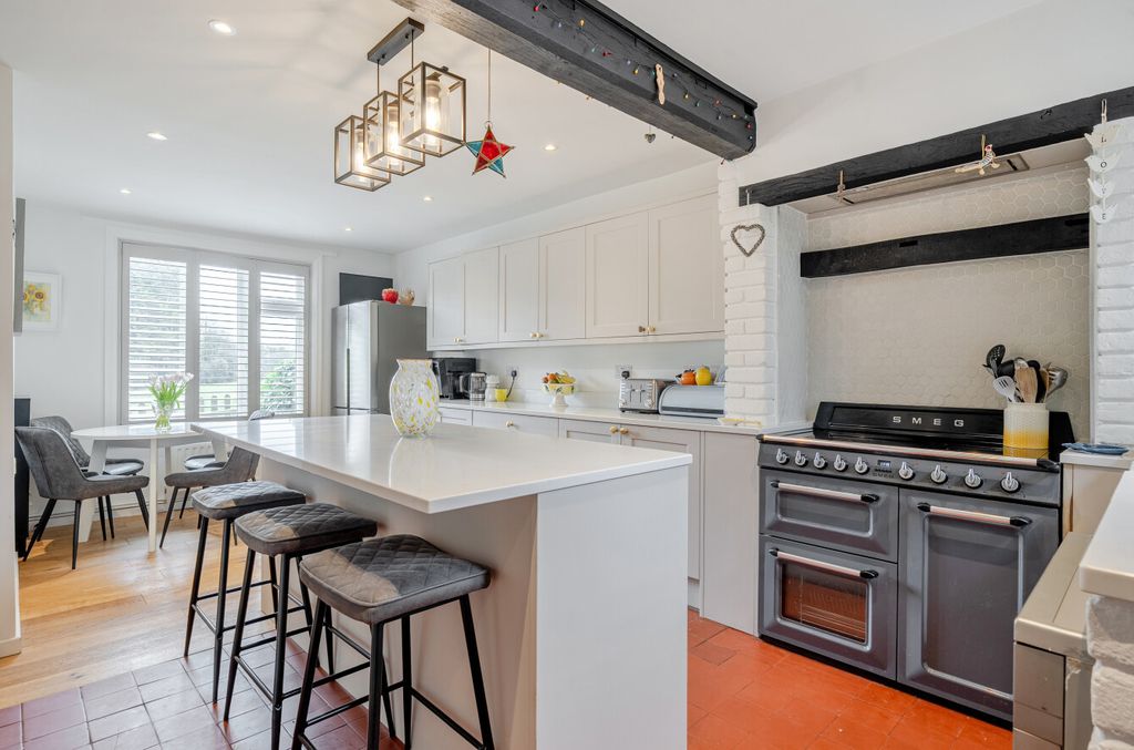 Property photo 2 of 19 1435742-3-69cd0d2...