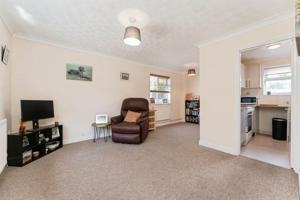 Property photo 2 of 14