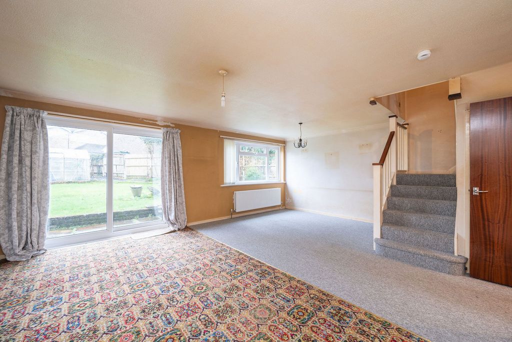 Property photo 3 of 27