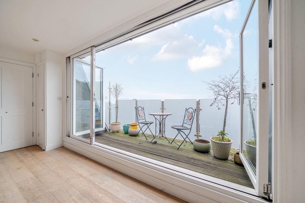 Property photo 2 of 18 Picture No. 20