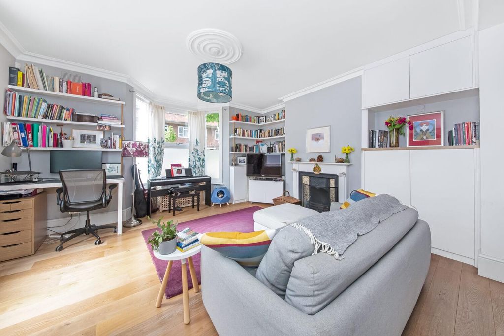 Property photo 1 of 12