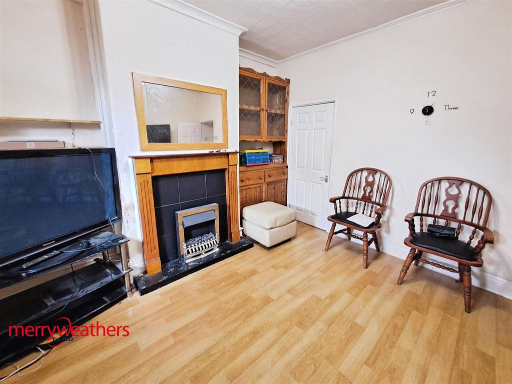 Property photo 2 of 7 Dining Room
