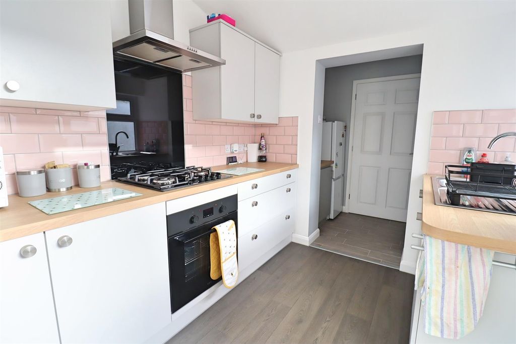 Property photo 3 of 13 Img_8562.Jpg