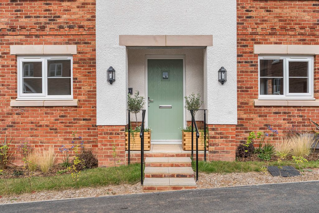 Property photo 2 of 28