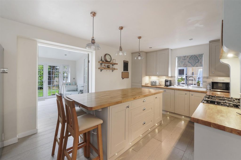 Property photo 2 of 22 06.